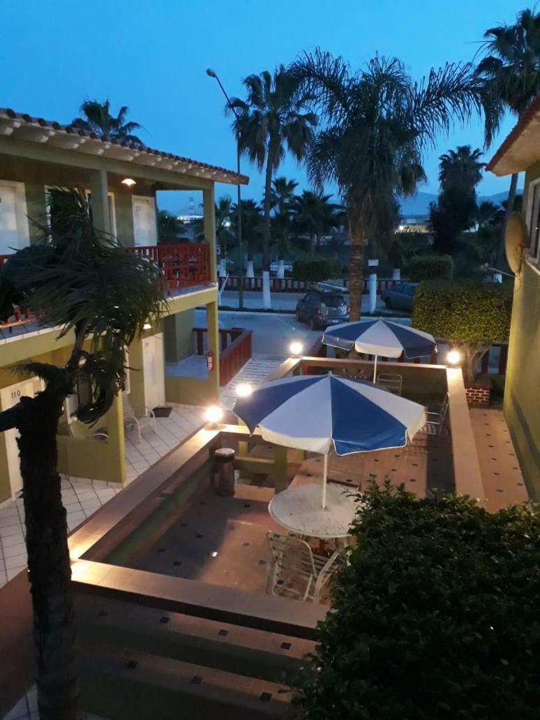 Hotel Azteca Inn Ensenada Exterior foto